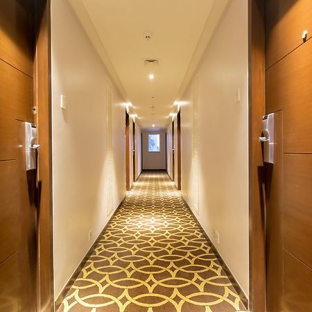 Ramee Guestline Hotel Juhu Bombay Esterno foto