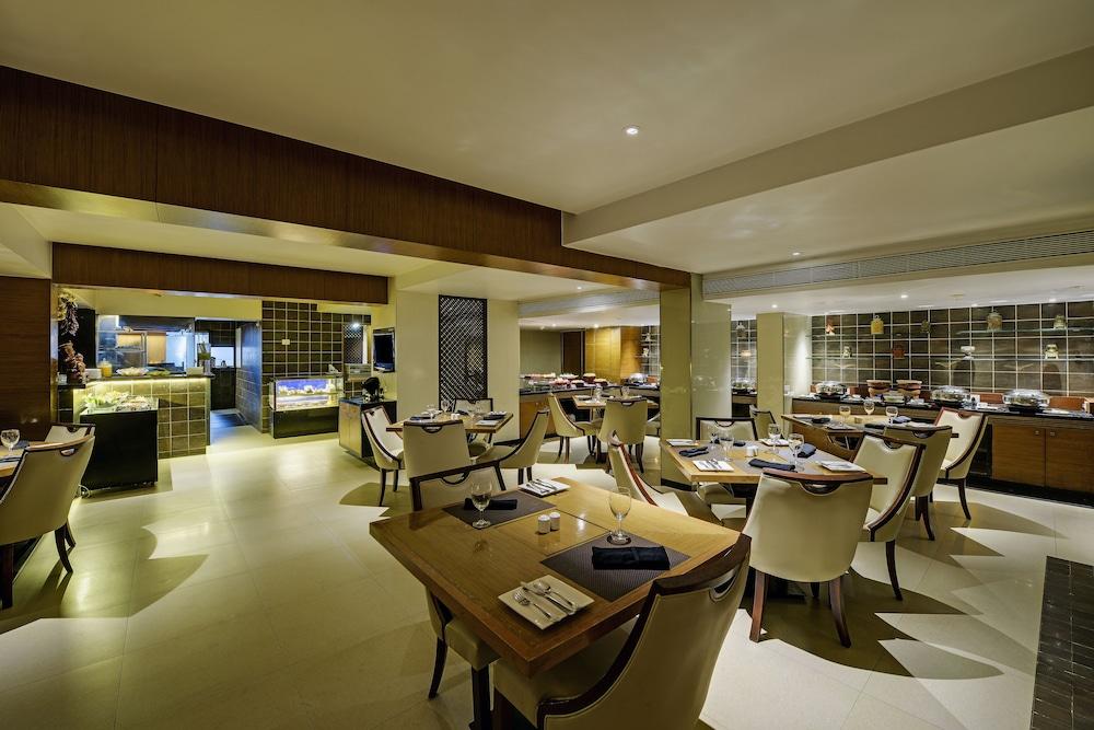Ramee Guestline Hotel Juhu Bombay Esterno foto