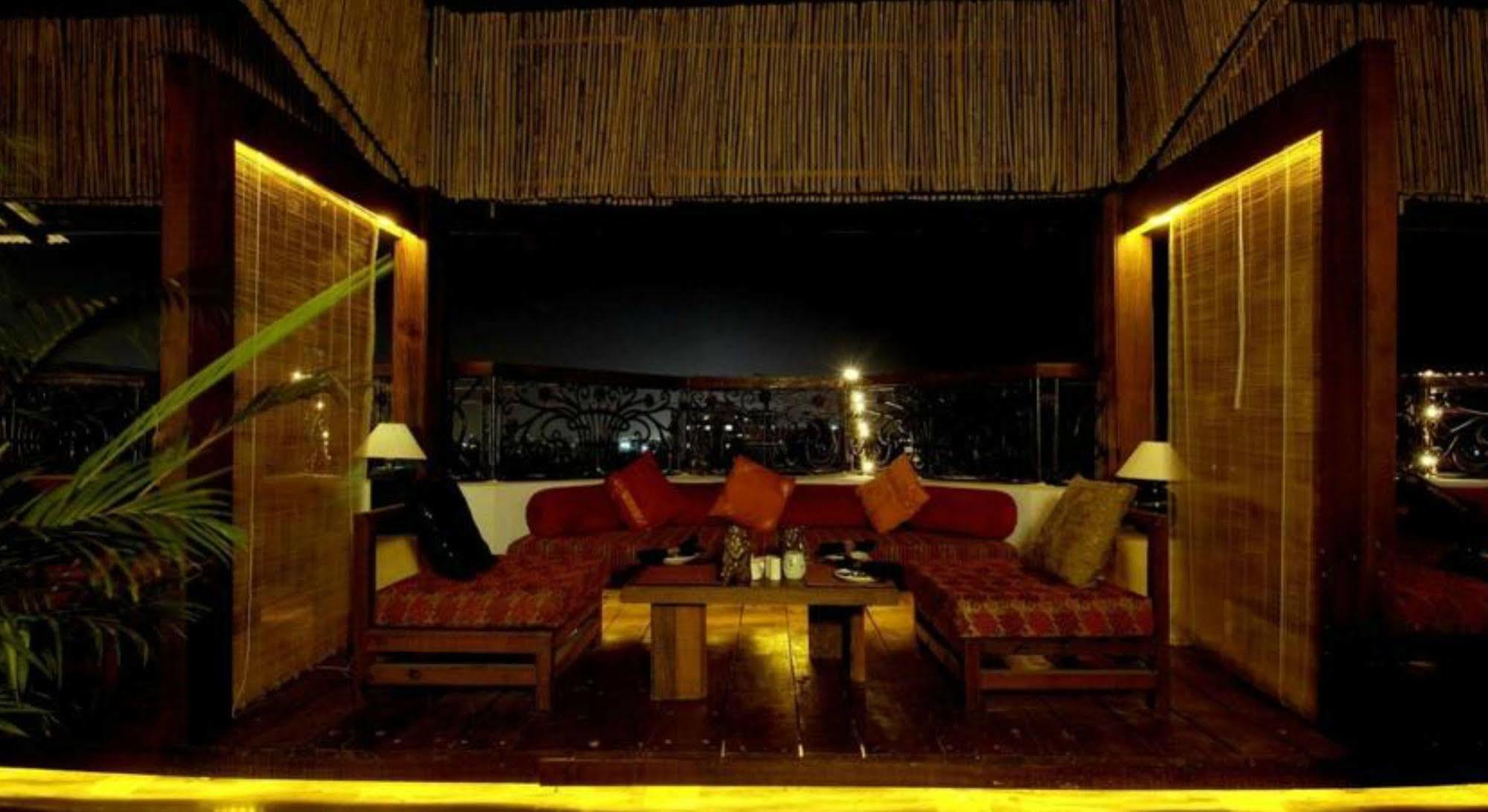 Ramee Guestline Hotel Juhu Bombay Esterno foto