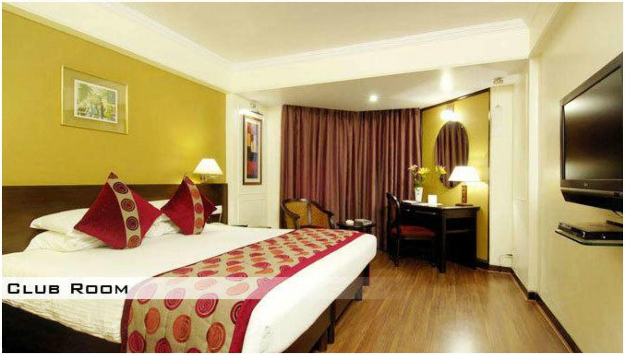 Ramee Guestline Hotel Juhu Bombay Esterno foto