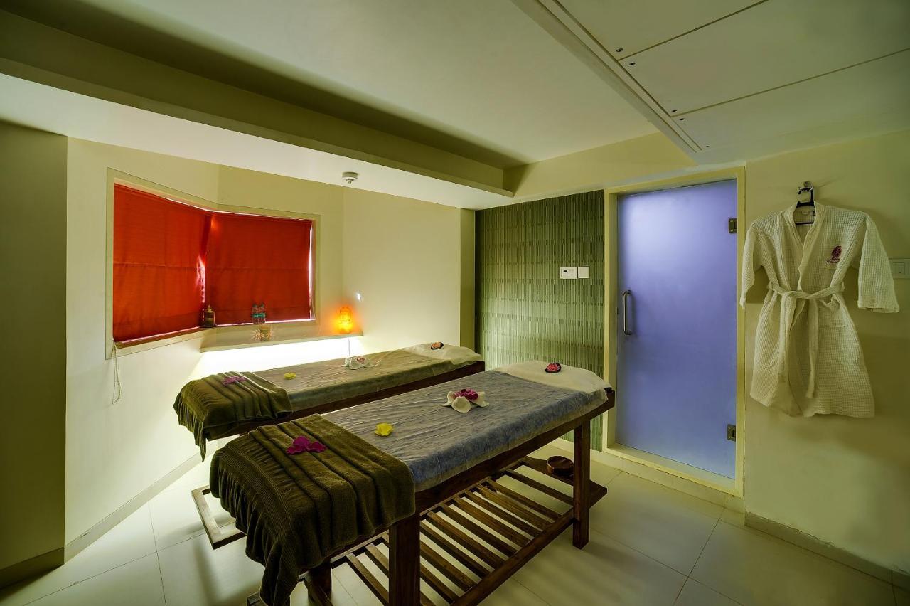 Ramee Guestline Hotel Juhu Bombay Esterno foto